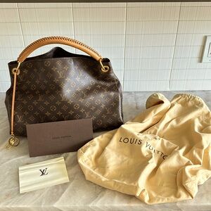 Louis Vuitton Artsy Hobo bag, Monogram Material M40249 Natural Cowhide leather.